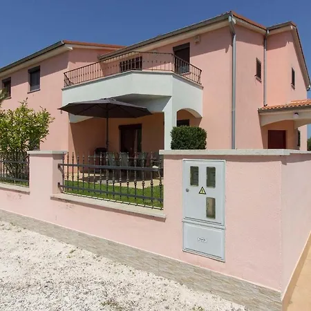 Charming Joy With Private Pool And Sea View Near Medulin *