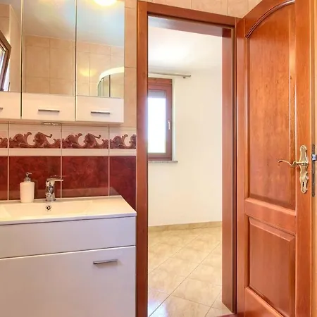 Charming Joy With Private Pool And Sea View Near Medulin