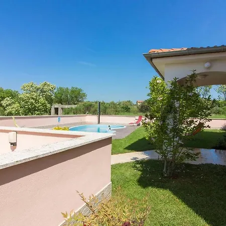 Villa Charming Joy With Private Pool And Sea View Near Medulin Liznjan