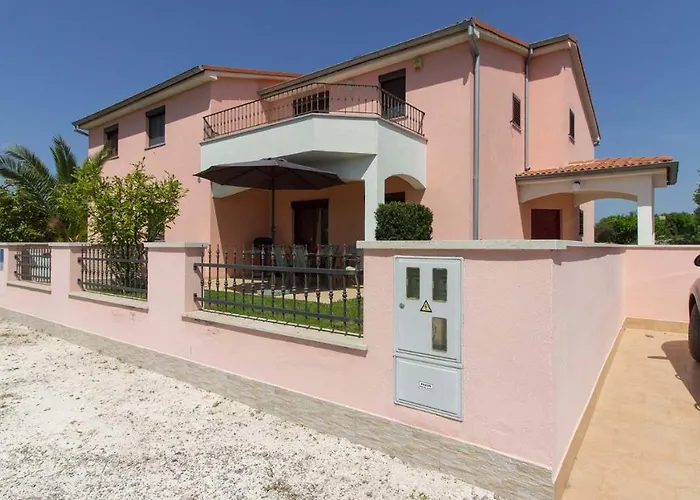 Charming Joy With Private Pool And Sea View Near Medulin *