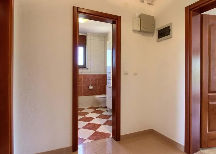 Charming Joy With Private Pool And Sea View Near Medulin Ližnjan