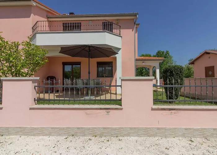 Villa Charming Joy With Private Pool And Sea View Near Medulin Ližnjan