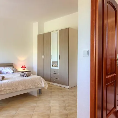 Charming Joy With Private Pool And Sea View Near Medulin *