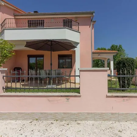 Villa Charming Joy With Private Pool And Sea View Near Medulin Ližnjan